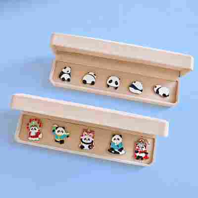 中国风特色文创送老外客户生日礼物熊猫元素周边胸针新年