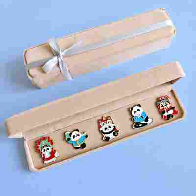 【国粹熊猫胸针5枚礼盒装】+礼品袋
